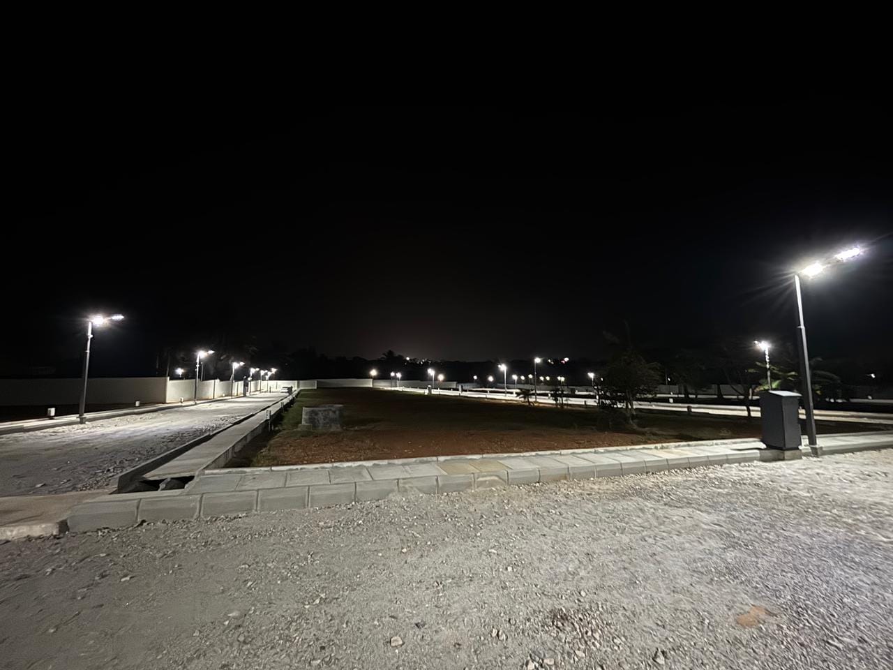 Lighting along the boundary